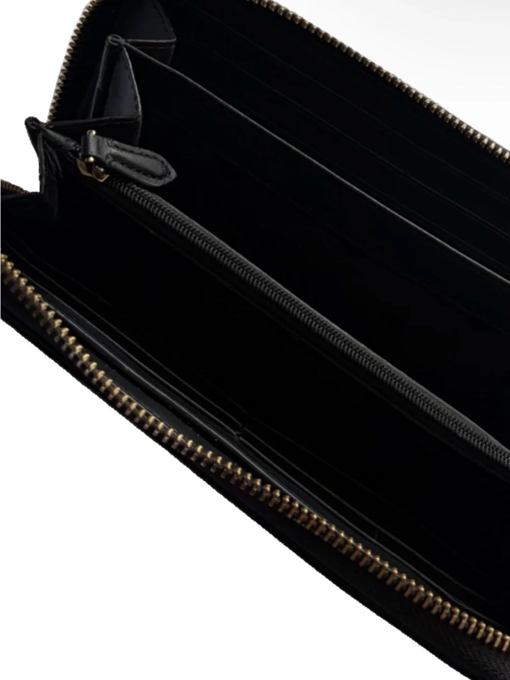 kate spade Two-Tone Tan and Black Zip Wallet with Gold Logo